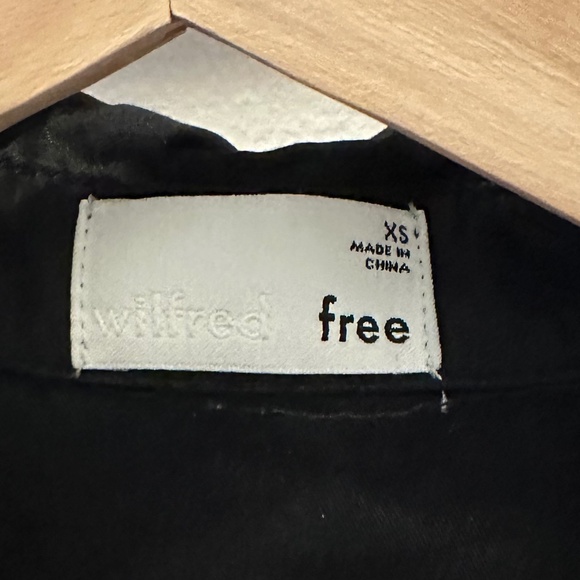 Aritzia Wilfred Free Black Western Snap Button Down Shirt (XS) - Picture 5 of 10